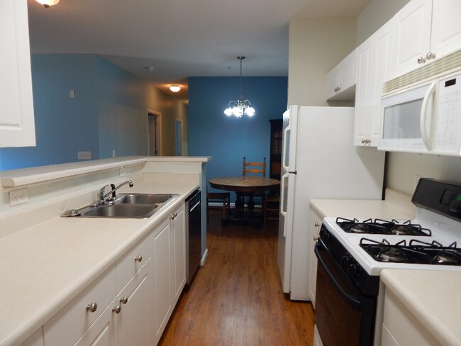 Building Photo - 301 McKenna Cir