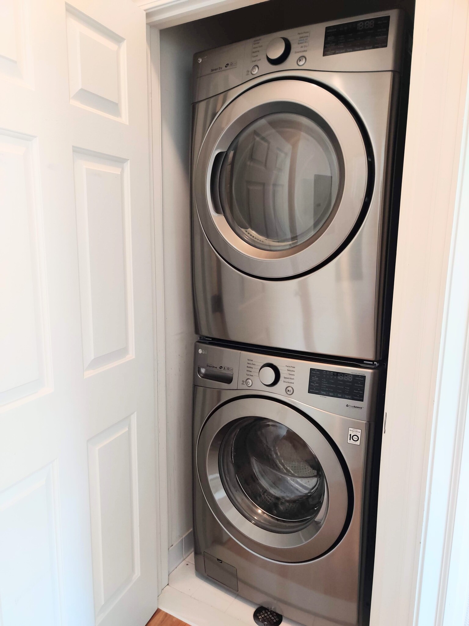Washer Dryer - 25564 Portico Ln