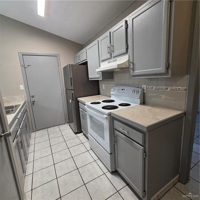 Building Photo - 2728 N 26th St