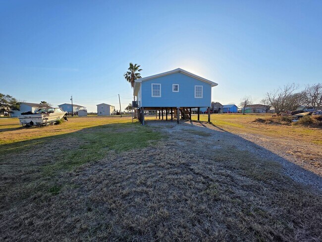 Building Photo - 405 Blue Water Blvd