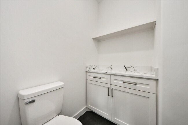 Building Photo - 226 Glencairn Ct