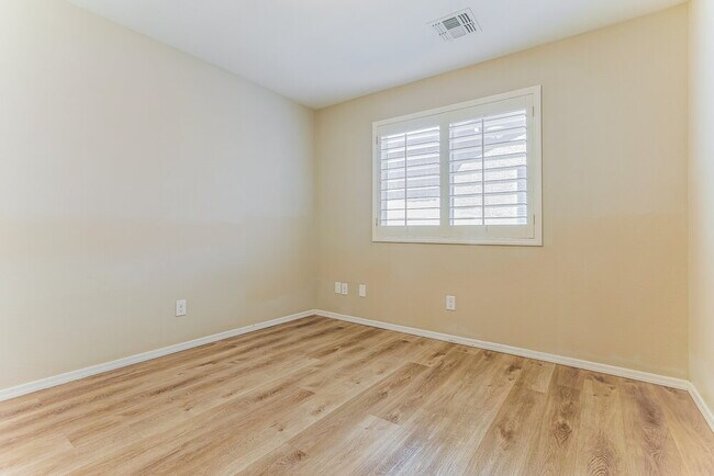 Building Photo - 8127 S 5th Ave