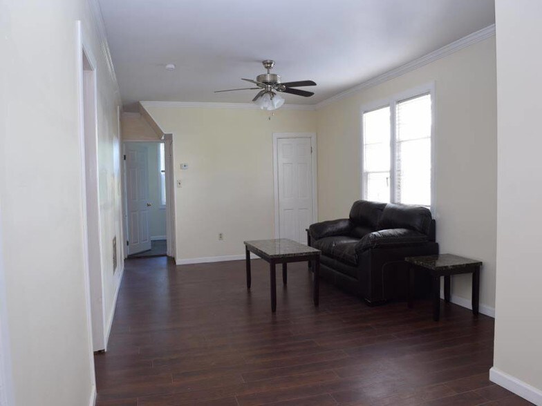 Building Photo - 113 Lexington Ave