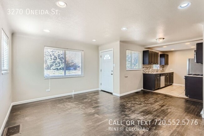 Building Photo - 3270 Oneida St