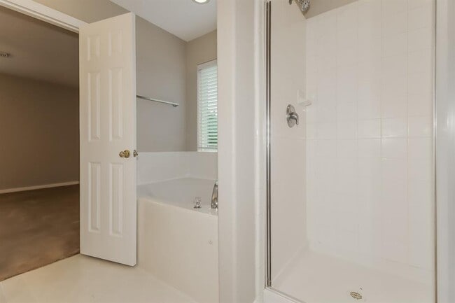 Building Photo - 4750 Chisholm Hollow Ct