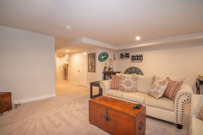 Building Photo - 351 Goodwick Dr