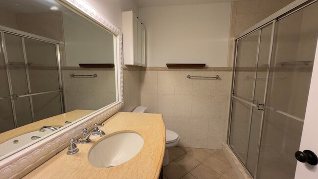 Building Photo - 4068 Eastridge Dr