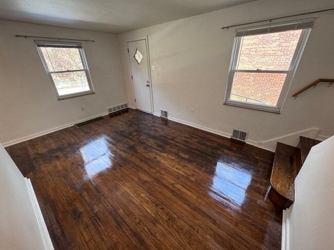 Building Photo - Updated 2-Bedroom 1-Bath House in Duquesne!!