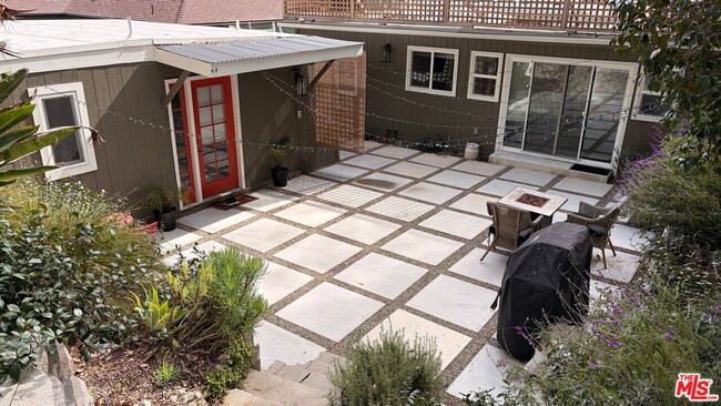 Building Photo - 3823 Broadlawn Dr