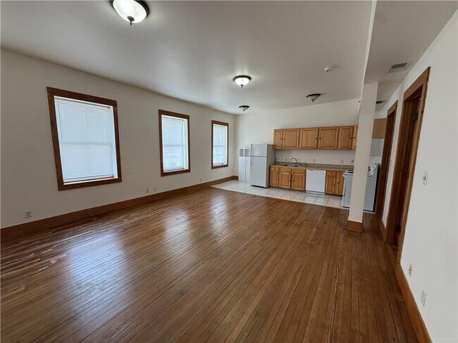 Building Photo - 459 Dauphin St