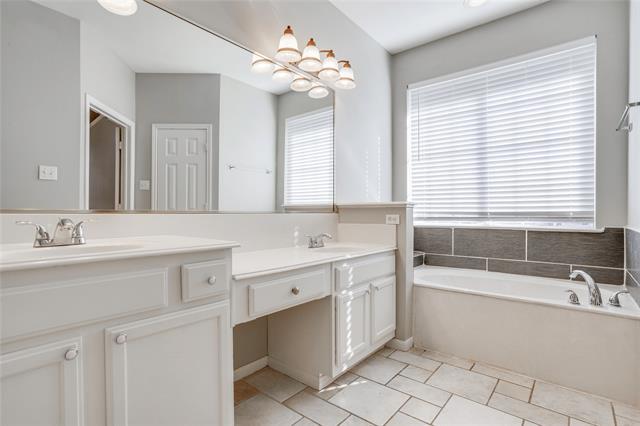 Building Photo - 2711 Summerwood