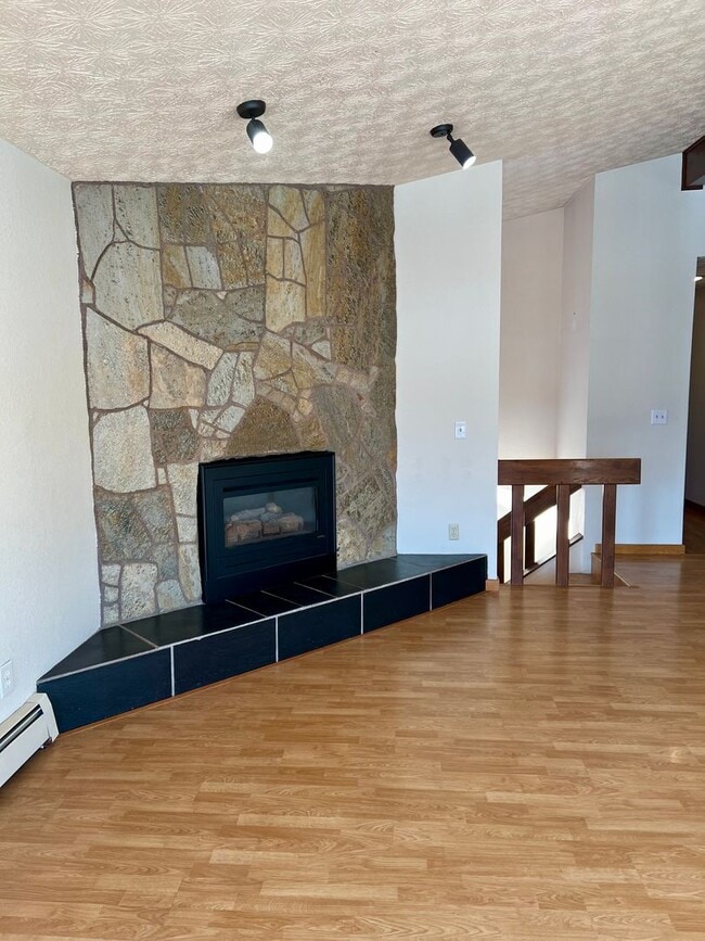 Building Photo - Majestic Mountain Views & Minutes to JBER