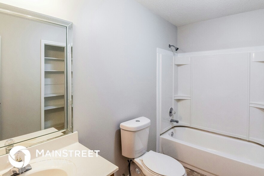 Building Photo - 7609 Woodshire Dr