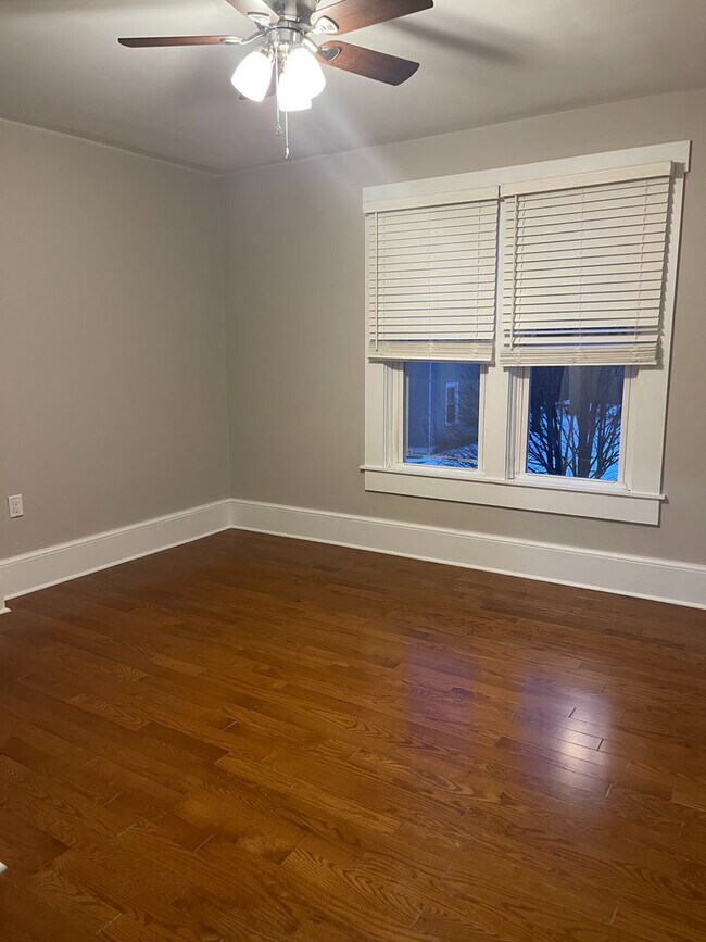 Building Photo - 31-33 E. Blake Ave.