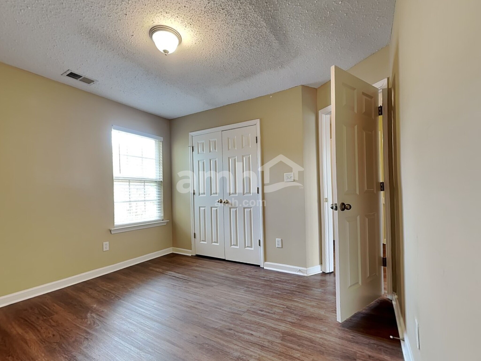 Building Photo - 11594 Milton Meadows Dr