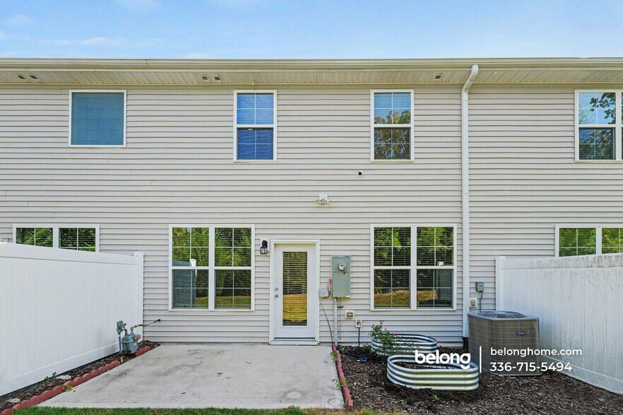 Building Photo - 2131 Cherry Top Dr