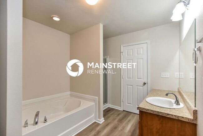 Building Photo - 3 Bedroom Pet-Friendly Home in MERIDIANVIL...