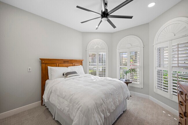 Building Photo - 14630 Meravi Dr