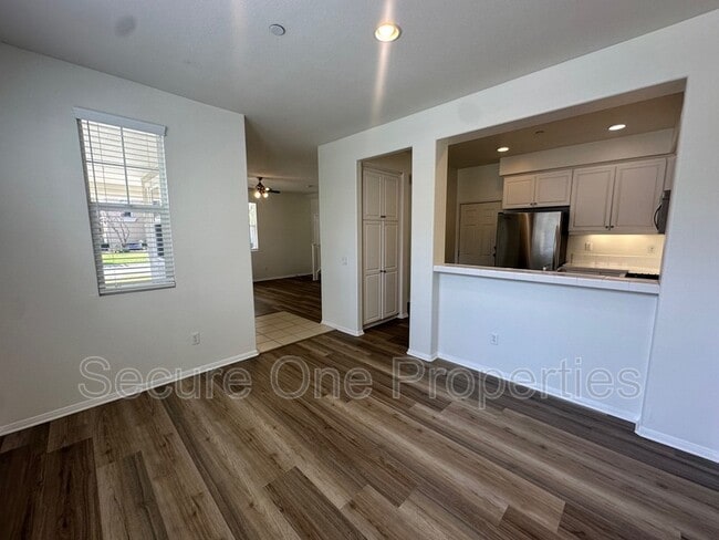 Building Photo - 3003 Shenandoah Dr