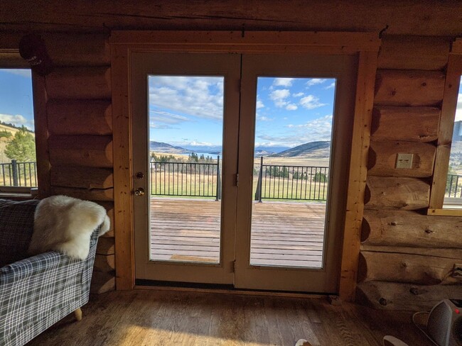 Building Photo - Fully Furnished Cabin with great views. Lo...