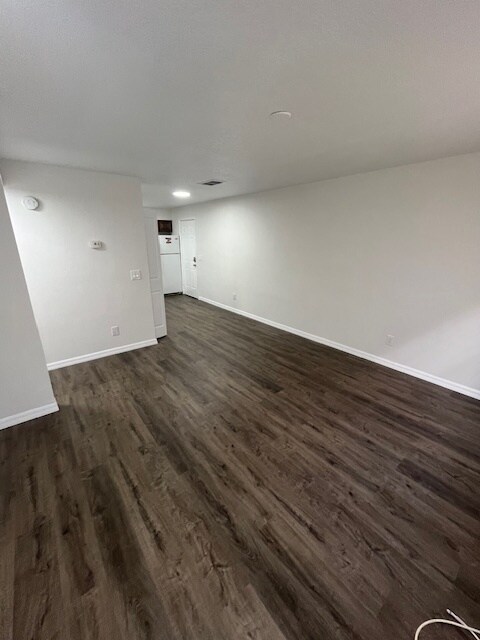 Building Photo - 6911 Karin Ct