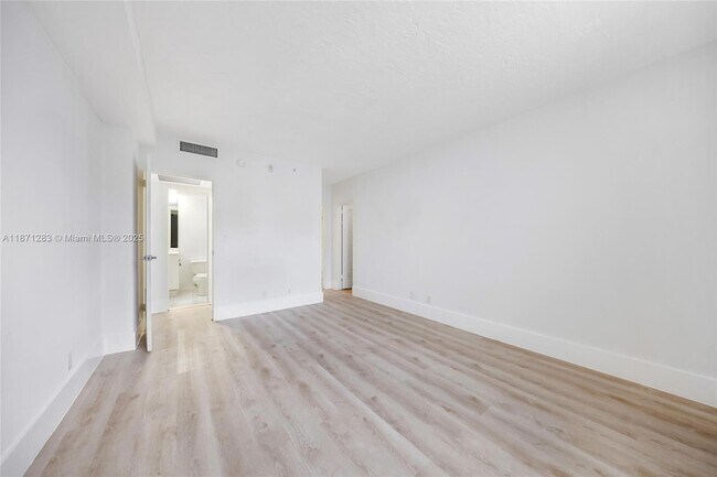 Building Photo - 3000 S Ocean Dr