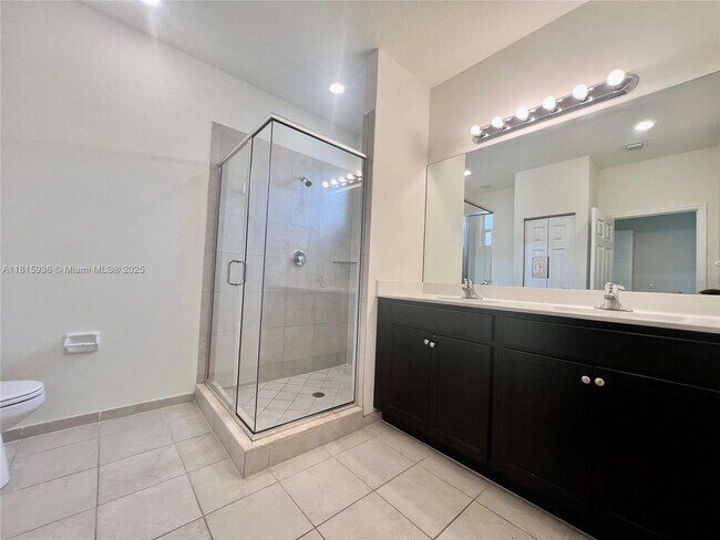 Building Photo - 15001 SW 119th Ln