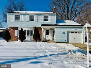 Building Photo - 220 Somerdale Rd