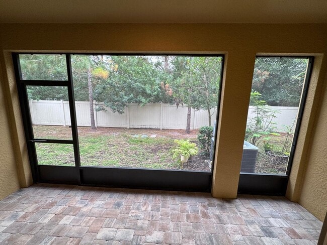 Building Photo - Beautifully maintained 3-bedroom, 2.5-bath townhome