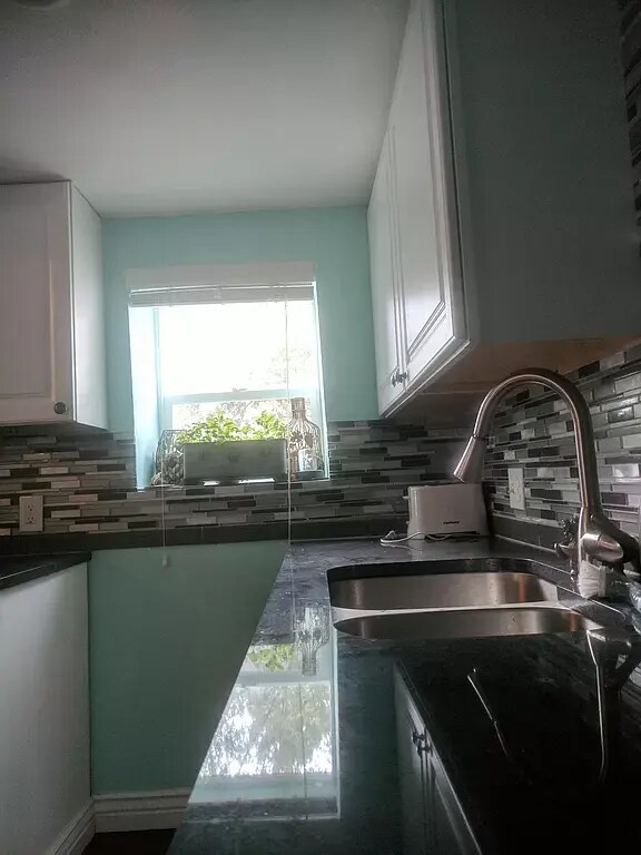 Building Photo - 7655 E 19th Ave