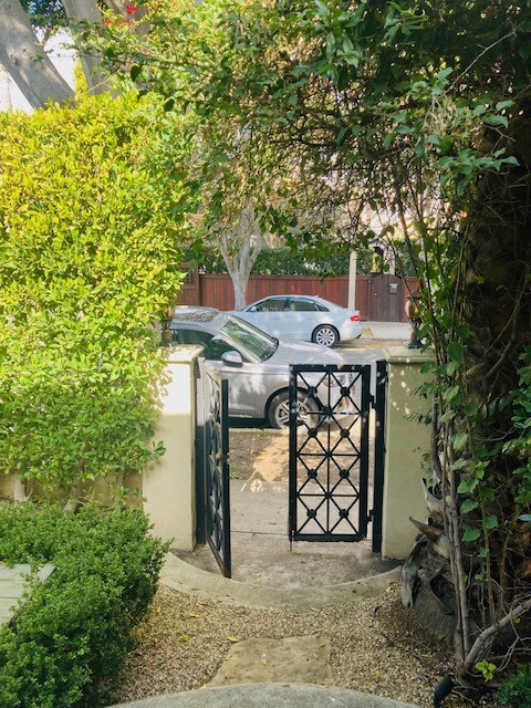 Building Photo - 8912 Rangely Ave