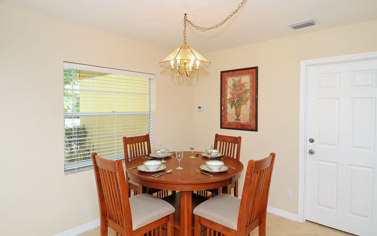 Building Photo - 8200 Ibis St