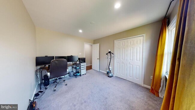 Building Photo - 7628 Chancellor Way