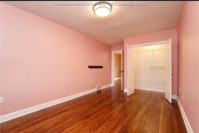 Building Photo - 204 Angel Terrace