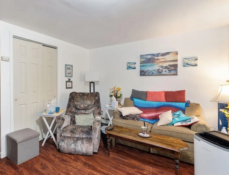 Building Photo - 31 Dana Ave