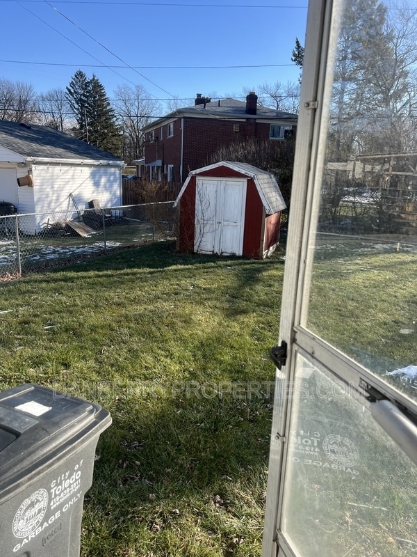 Building Photo - 4621 S Detroit Ave