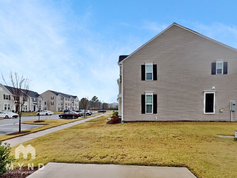 Building Photo - 8601 Red Canyon Way