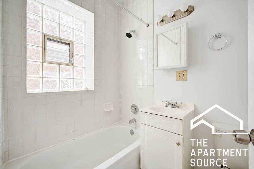 Building Photo - 1858 N Humboldt Blvd