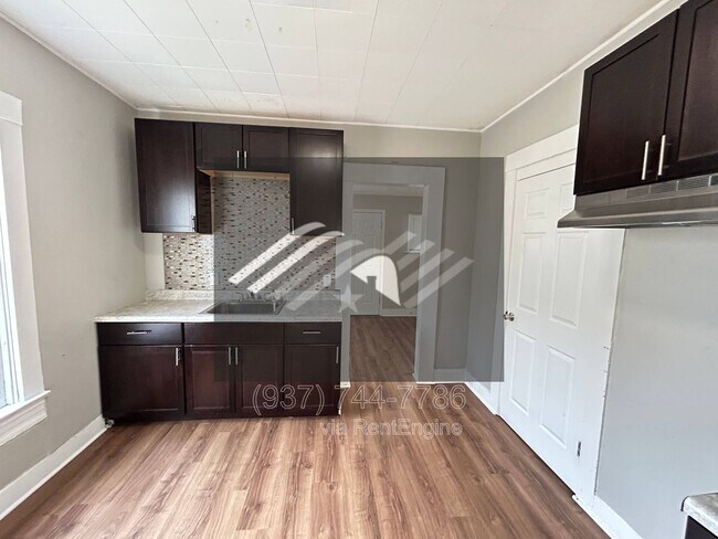 Building Photo - 211 Alaska St