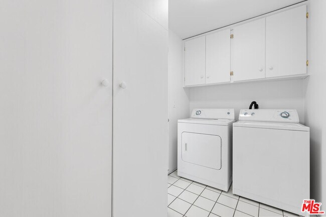 Building Photo - 6441 Tahoe Dr