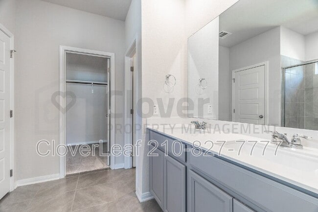 Building Photo - 9510 Fls Cyn Blvd