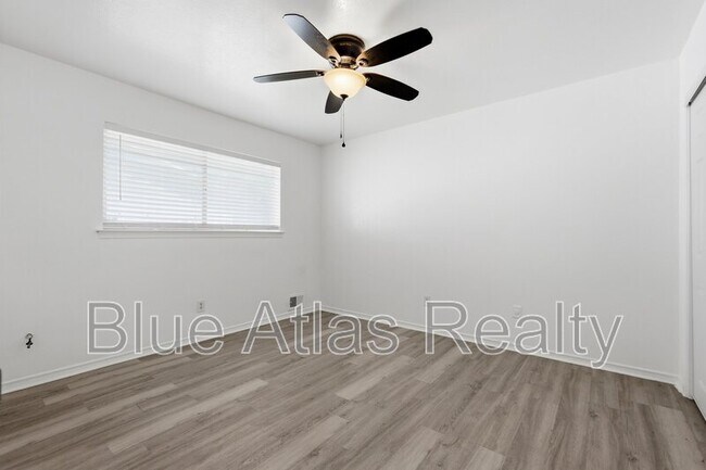 Building Photo - 7747 Dentcrest Dr