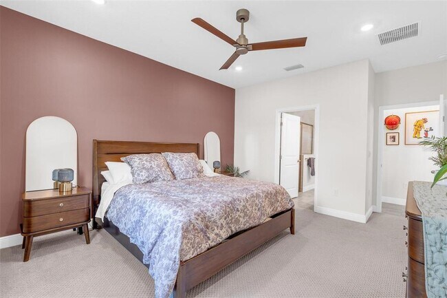 Building Photo - 2019 Sunshine Peak Dr