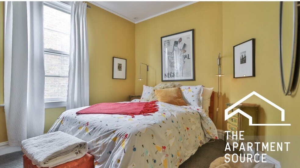 Building Photo - 2549 W Wilson Ave