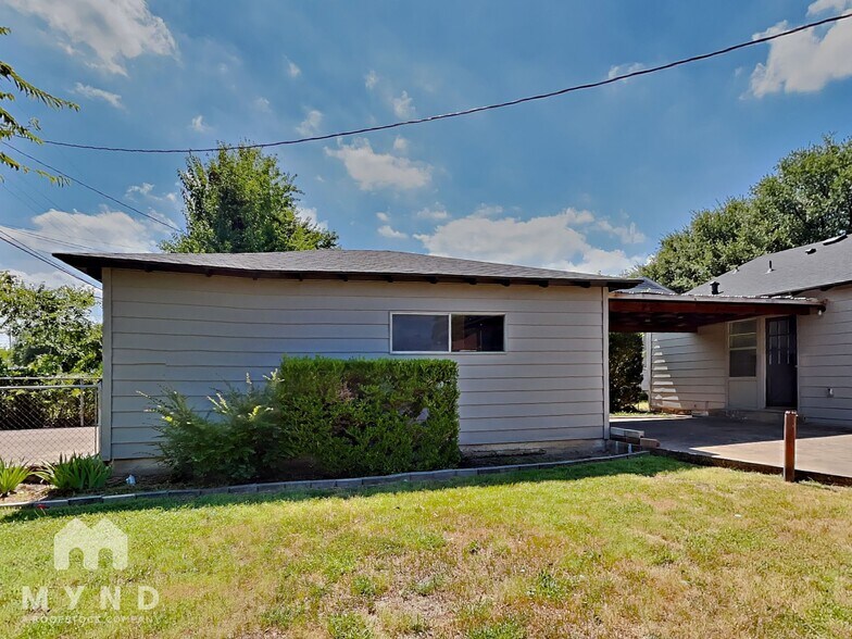 Building Photo - 2728 Rolinda Dr