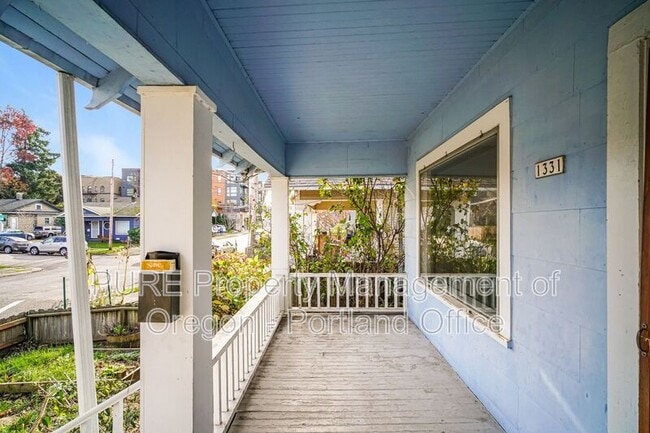 Building Photo - 1331 SE 49th Ave