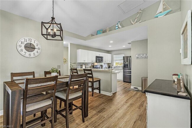 Building Photo - 703 NE 23rd Terrace