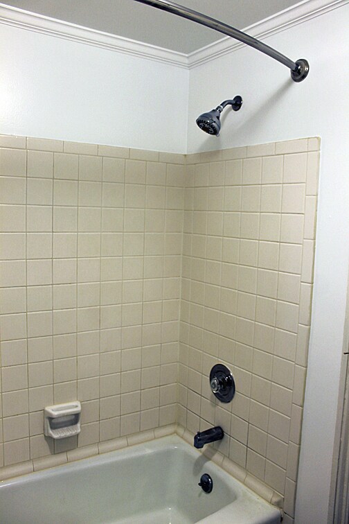 Building Photo - UPDATED DOWNTOWN ACROSS FROM COLONIAL CEME...