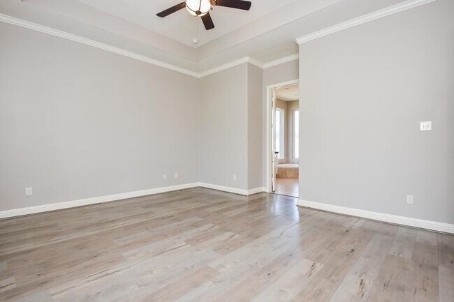 Building Photo - 6615 Rising Hills Ln