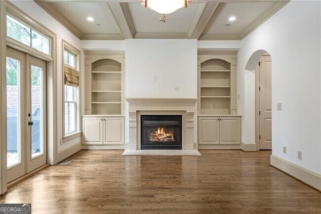 Building Photo - 58 Sheridan Dr NE